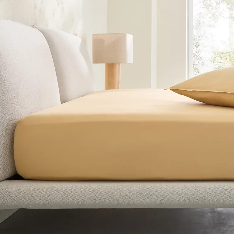 شرشف سرير قطن أصفر بحواف مطاطية - 1