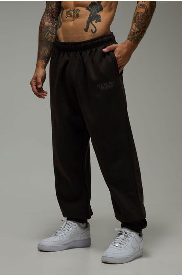 MAN Active Better Than Yesterday Oversized Jogger - black
