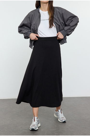 Black Crepe Flared Long Knitted Skirt