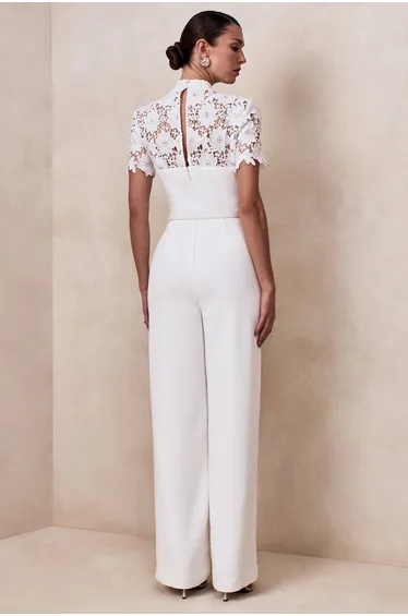 جمبسوت  كلوب ال لندن باللون الأبيض