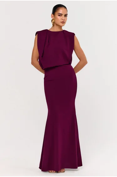 فستان ماكسي بثنيات بياقة عالية - أحمر