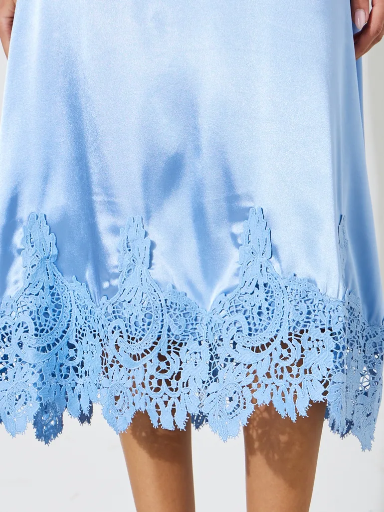 Blue Solid Lace Hem Puff Sleeves Midi Dress - 2