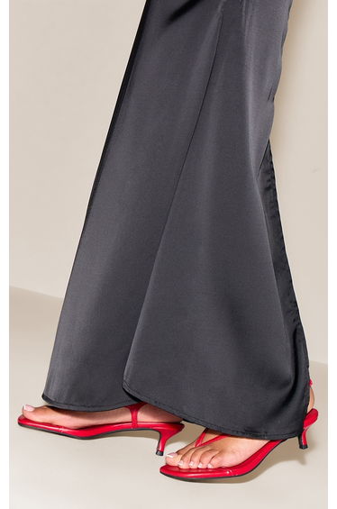 Red Toe Thong Kitten Heeled Sandal