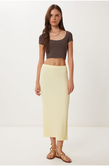 Women's Yellow Textured Slit Flexible Knitted Skirt