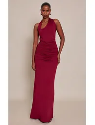 club l halterneck slinky maxi dress Dark Red Slinky Halterneck Maxi Dress Prettylittlething Red : Evening  Dresses : VogaCloset Oman