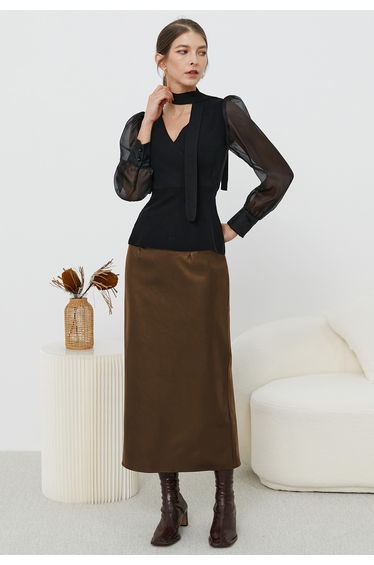 Smooth Silhouette Faux Leather Split Maxi Skirt in Brown