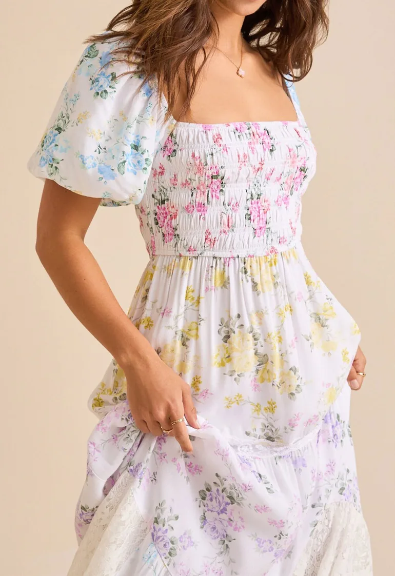 Delicate Floral Lace Panel Puff Sleeve Shirred Maxi Dress for Seaside Vacations & Romantic Getaways
