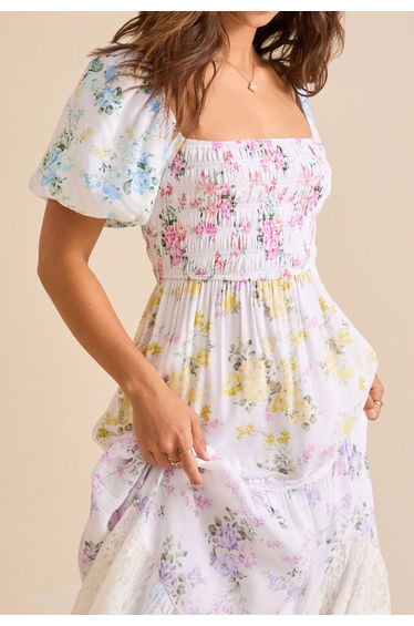 Delicate Floral Lace Panel Puff Sleeve Shirred Maxi Dress for Seaside Vacations & Romantic Getaways