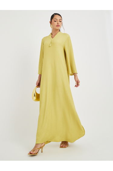 Textured Jalabiya with Tassel Detail