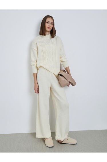 Women Off White Plain Flat Knit Wide Leg Pants