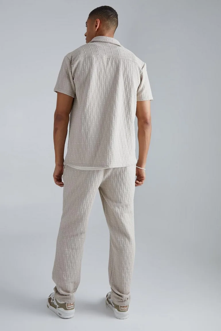 طقم بنطلون إستريتش و قميص إستريتش بأكمام قصيرة - 1