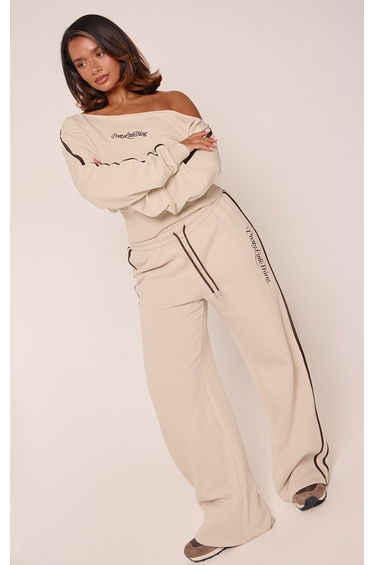 Shape PRETTYLITTLETHING Cream Contrast Raw Edge One Shoulder Jumper