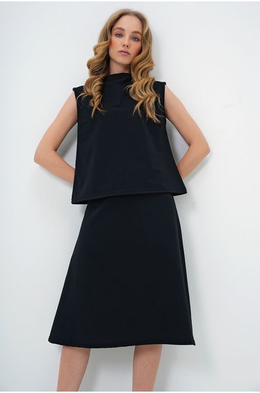 Women's Black Stand Collar Sleeveless Blouse Skirt Set