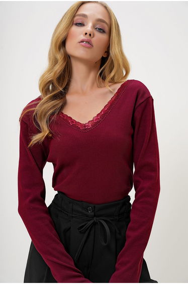 Women's Burgundy Back Front V Neck Lace Detail top