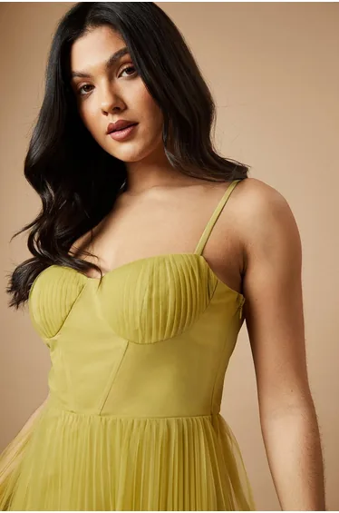 فستان ماكسي بتفصيلة كورسية 