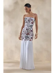 فستان ماكسي ميش مزين بأحجار بخصر منسدل بتصميم لف بياقة بأكتاف مكشوفة - كريمي - 4