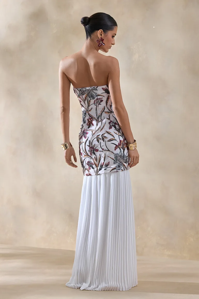 فستان ماكسي ميش مزين بأحجار بخصر منسدل بتصميم لف بياقة بأكتاف مكشوفة - كريمي - 1