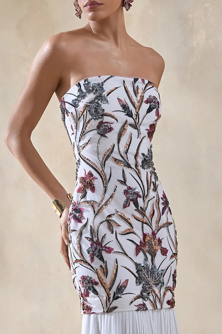 فستان ماكسي ميش مزين بأحجار بخصر منسدل بتصميم لف بياقة بأكتاف مكشوفة - كريمي - 5