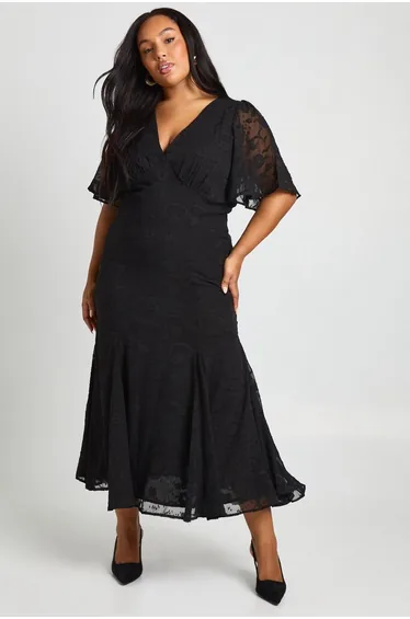 فستان ميداكسي شبه شفاف بأكمام إينجيل لون أسود - للمقاسات الكبيرة