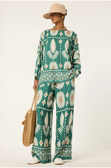 PRINTED VISCOSE SUIT