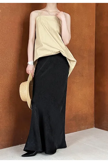 Satin Embossed Texture Mermaid Maxi Skirt in Black