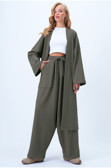 Women's khaki self textured knitted long kimono and double pocket palazzo pants set