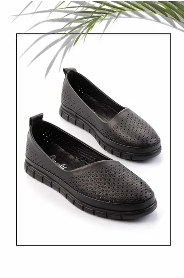 حذاء كاجوال نسائي جلد طبيعي لون أسود 