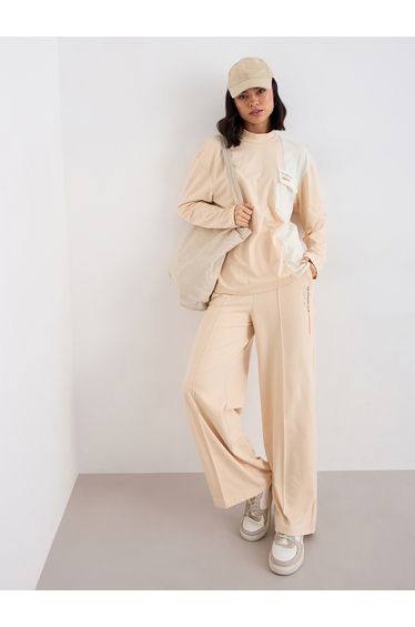 Women Contrast Panel T-Shirt and Joggers Co-Ords