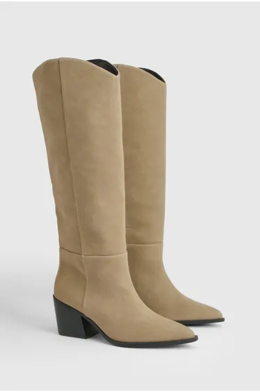 بوت بقالب عريض