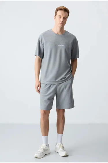 TOMMY Men's Oversized Cotton-Blend T-Shirt And Shorts Set