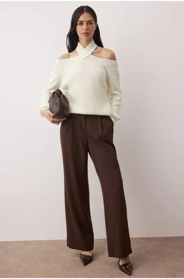 Bone collar detailed crop/short knitwear sweater