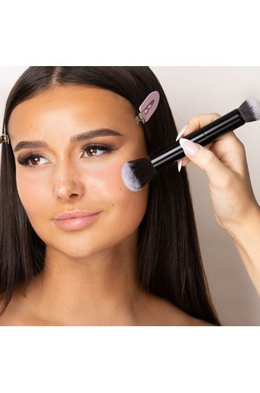 Brushworks No. 6 Double Ended Powder and Buff Brush