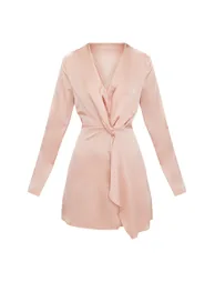 فستان ساتان بتصميم لف وأكمام طويلة - بيج - 3