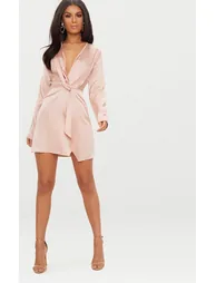 فستان ساتان بتصميم لف وأكمام طويلة - بيج