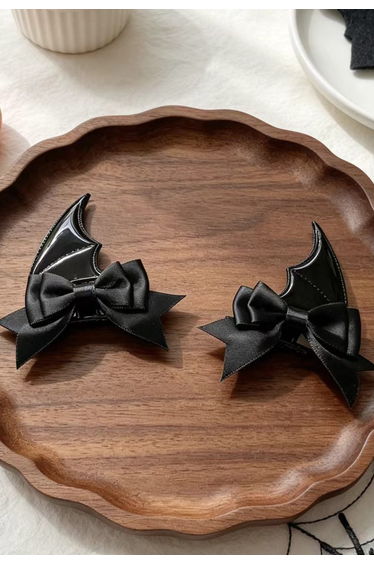 Bowknot Bat Wing Hair Clips in Black