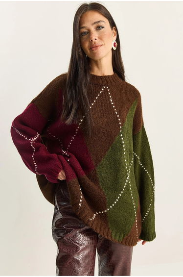 LUCCI Oversized Knitted Diamond Pattern Sweater