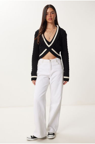 Women's Black Contrast Color Crop Sweater