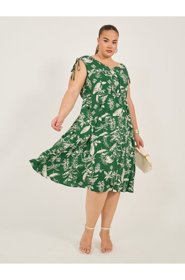 Plus Size All-Over Floral Print Sleeveless Knee Length Dress