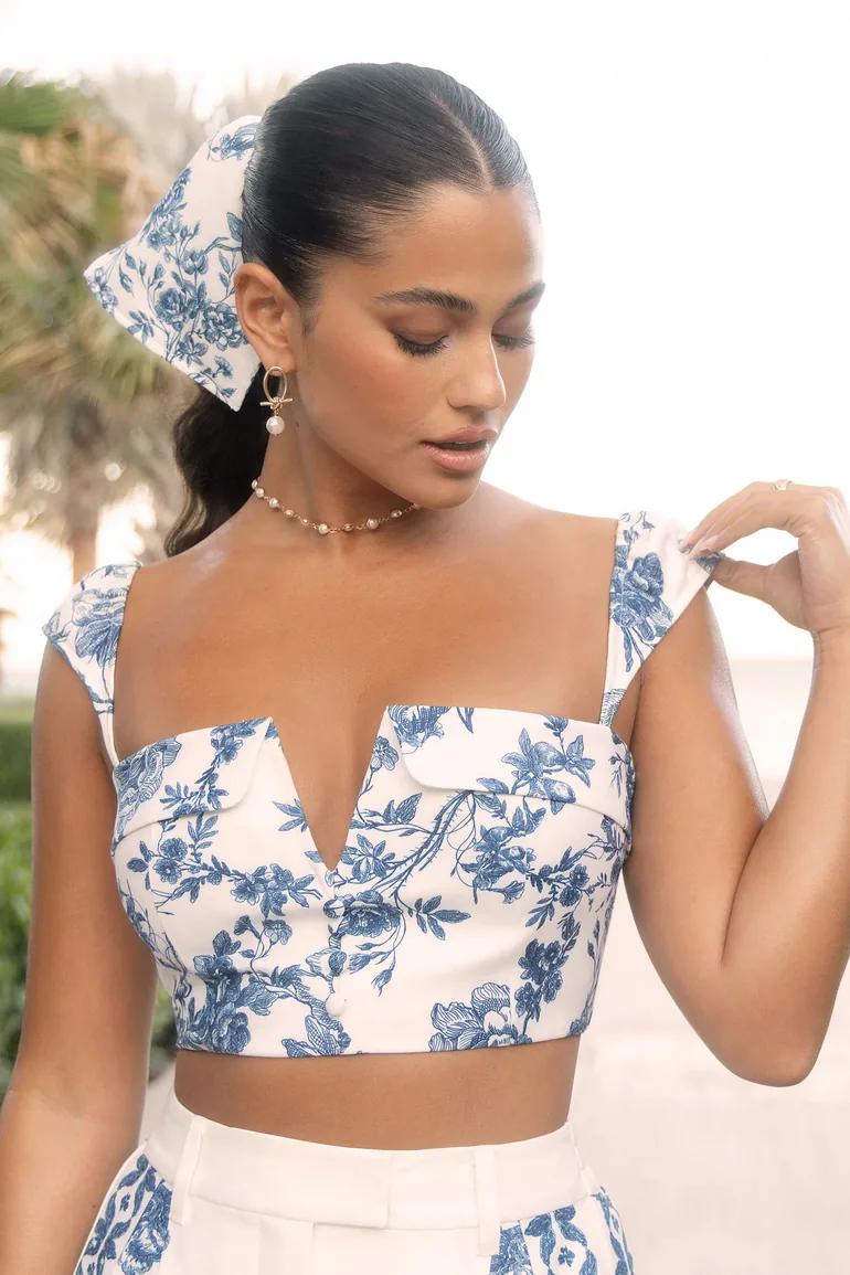 Locklea | Blue Porcelain Print Notched Crop Top Club L London Blue