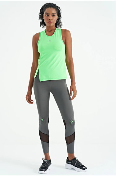 TOMMY Sleeveless Crew Neck Active Top