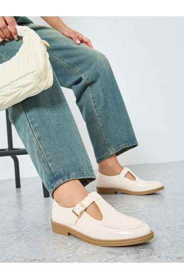 Women Beige Patent Mary Jane Shoes