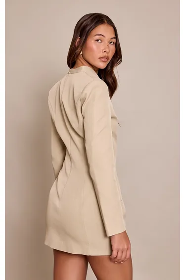 فستان بريتي ليتل ثينق بليزر بلون كريمي قصير بقصة مستقيمة بأكمام طويلة