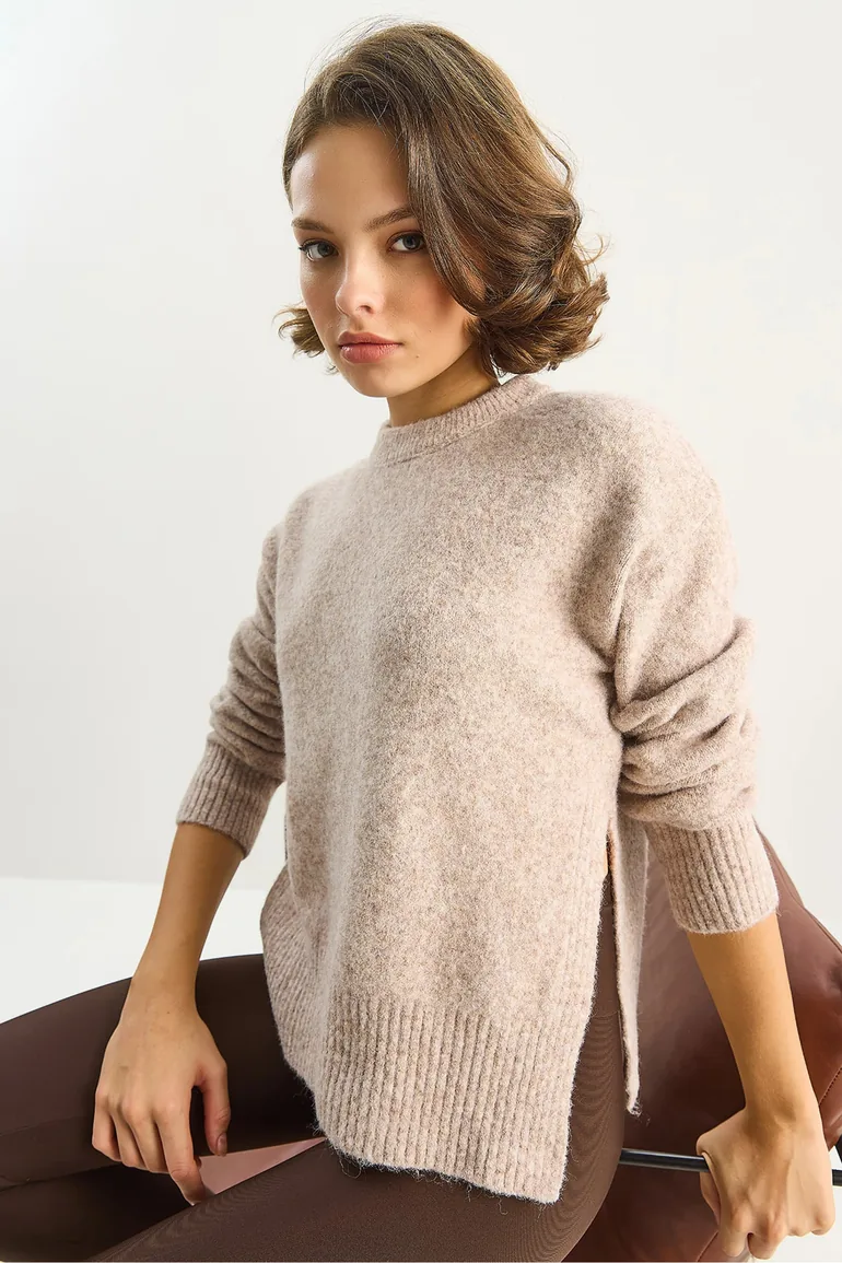 LUCCI Thick Oversized Crew Neck Knit Sweater - 4