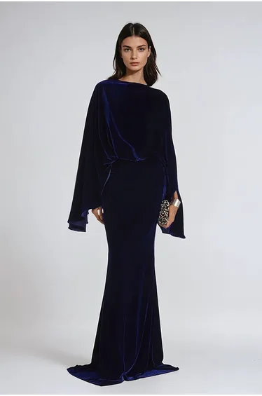 فستان ماكسي مخمل بأكمام كاب لون كحلي