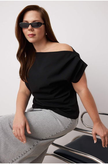Black Crepe Knitted Plus Size Blouse