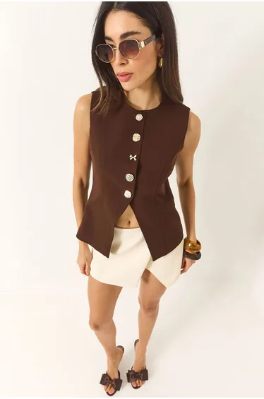 LUCCI Fitted Button Closure Waistcoat with Shirt Collar