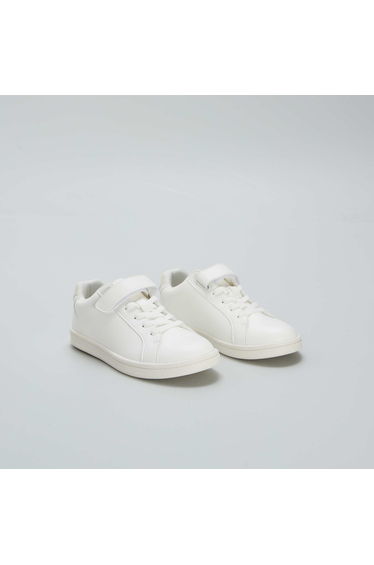 Classic low-top trainers white