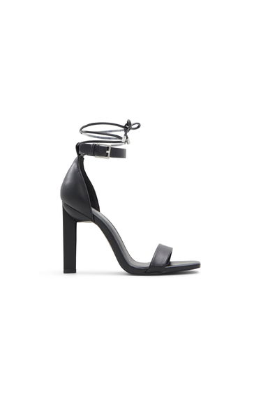 Eleezaa / Heeled Sandals