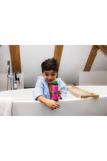 Kids Sparkling Strawberry Bubble Bath in Red