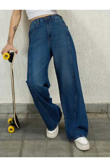 High Rise Straight Fit Jeans